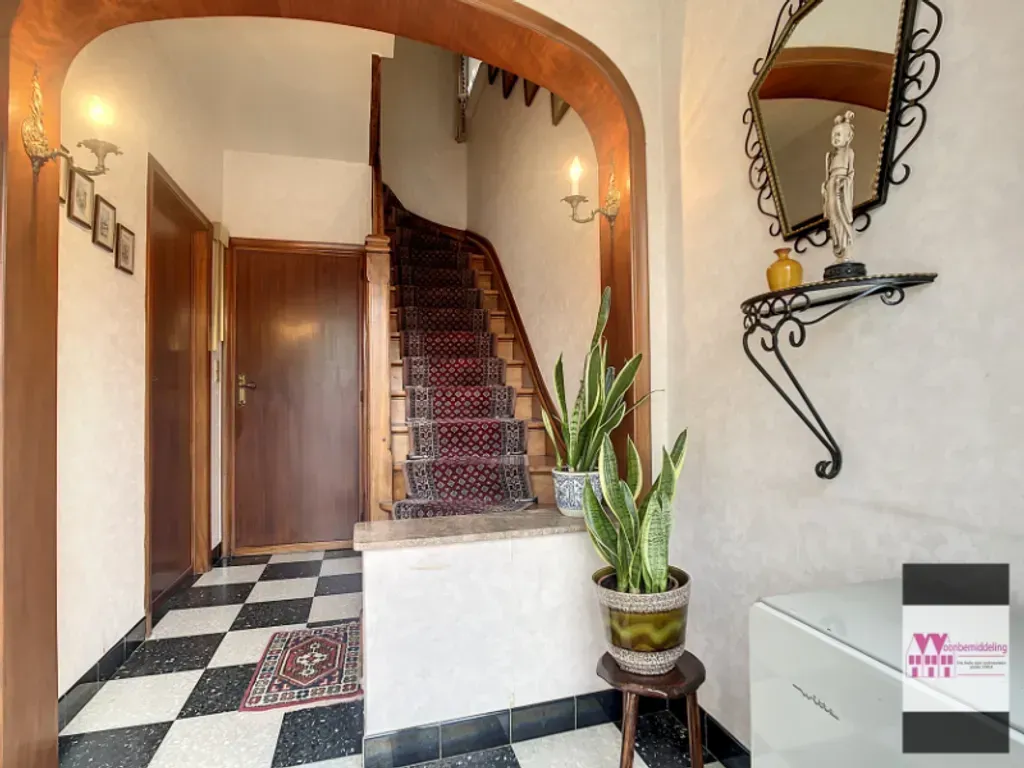 Entrée - Maison à Demi-Étage avec Terrasse à Meldert