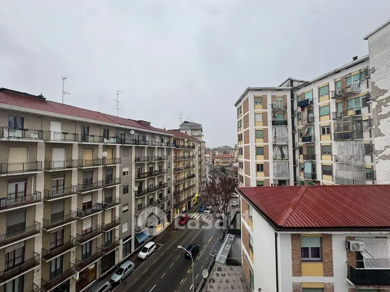 Balcon - Trilocale with Balcony in Vercelli