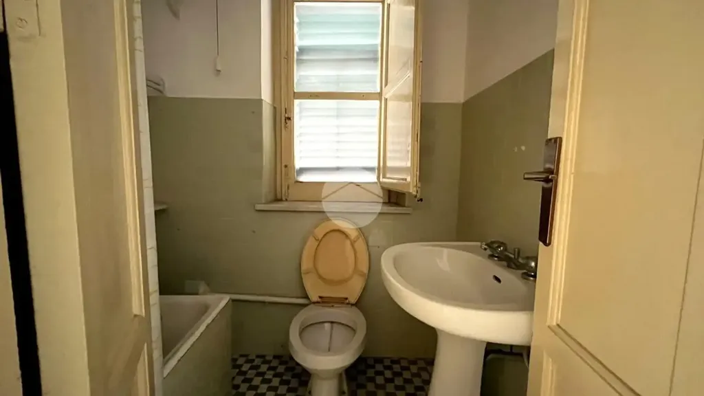 Bagni - Studio Flat for Sale with Balcony in Palermo