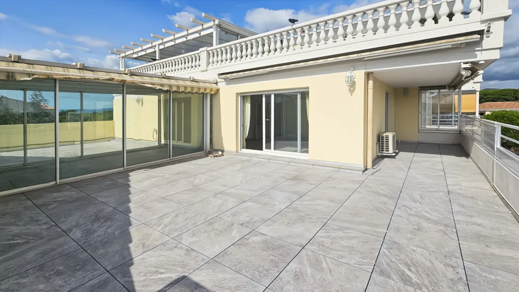 Terrass - Apartment with Panoramic Sea View in Fréjus
