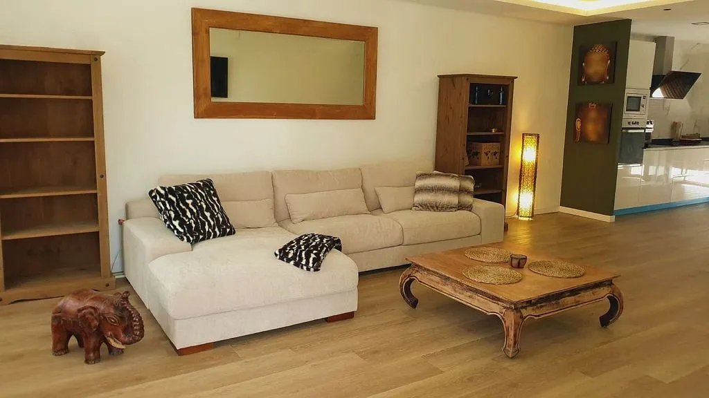 Séjour - Modernised House with Terrace in Casalot