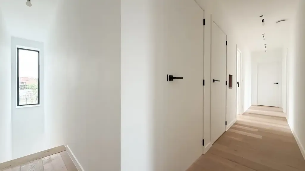 hallway_entrance
