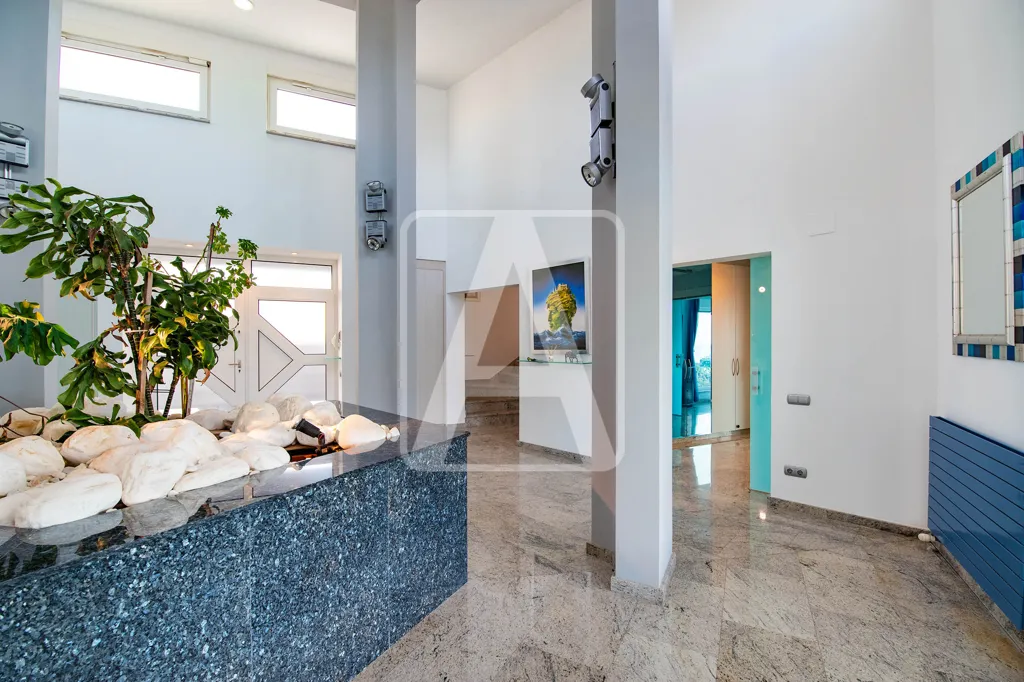 Entrée - Luxury Villa with Sea Views in Moraira
