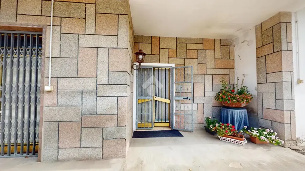 Esik - Independent House with Workshop in Cento