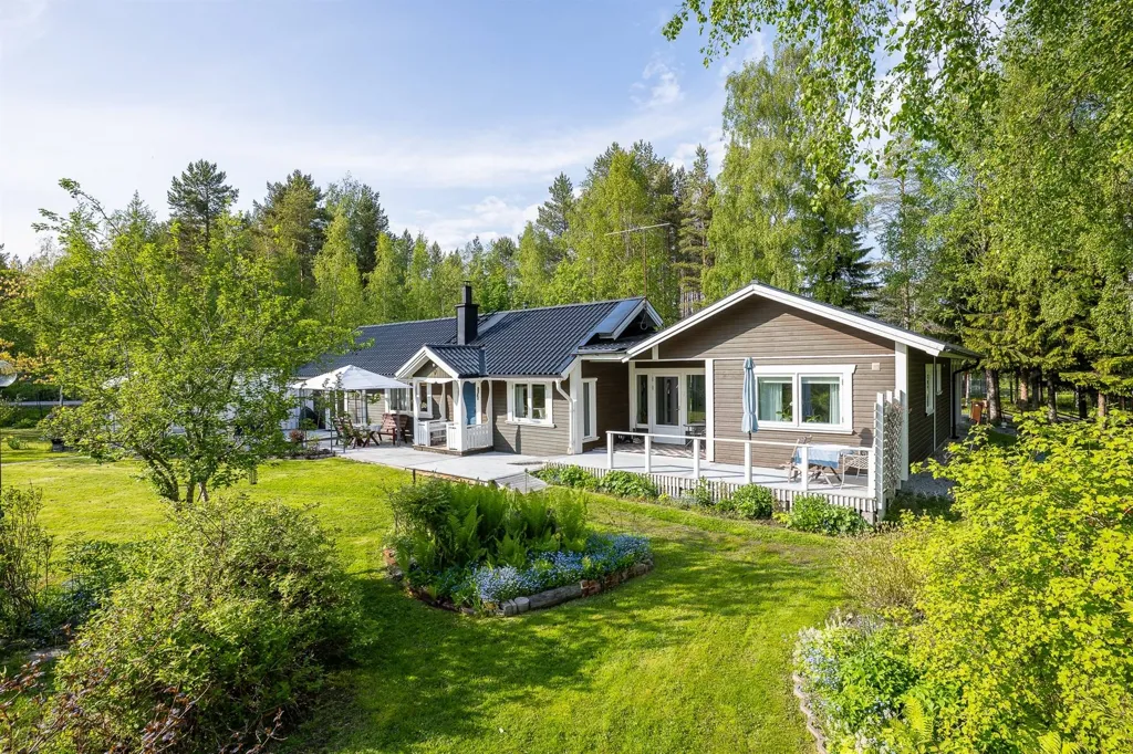 Esterno - Charming Bungalow with Garden near Umeå