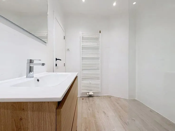 Vannitoad - Triplex Flat with Equipped Kitchen in Brussels