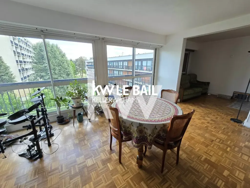 Elutuba - Spacious Flat with Balcony in Pontoise