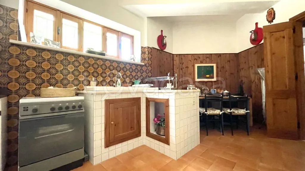 Cuisine - Modern Villa with South-West View in Orvinio