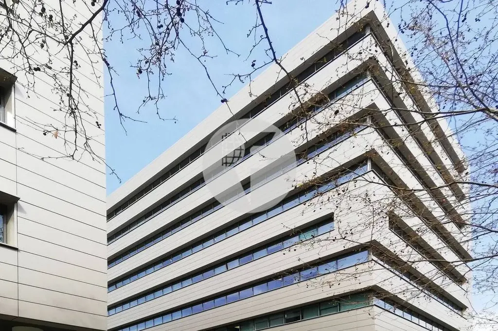 Esterno - Office Building with Central Atrium in Atrium 22@