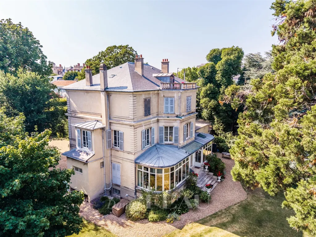 Aerial - 4-Bed Apartment with Garden in Saint-Germain-en-Laye