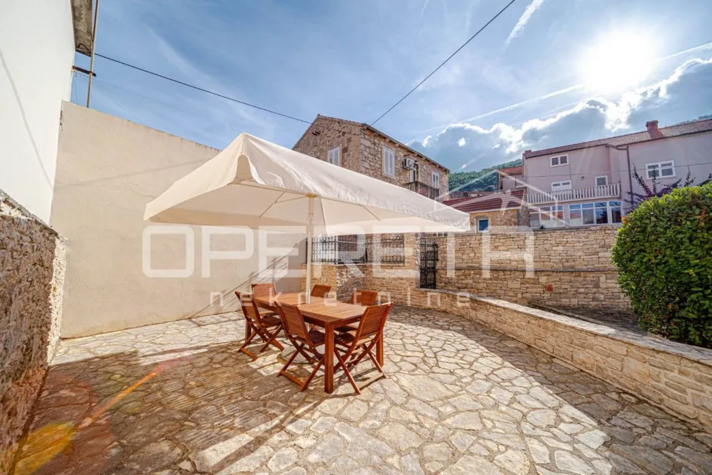 Aed - Traditional Stone House with Garden in Blato