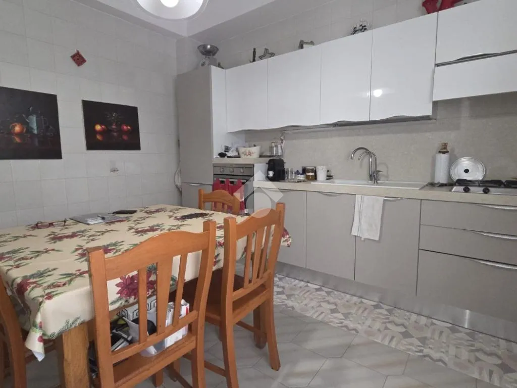 Söögituba - 3-Bedroom Apartment with Balcony in Bari