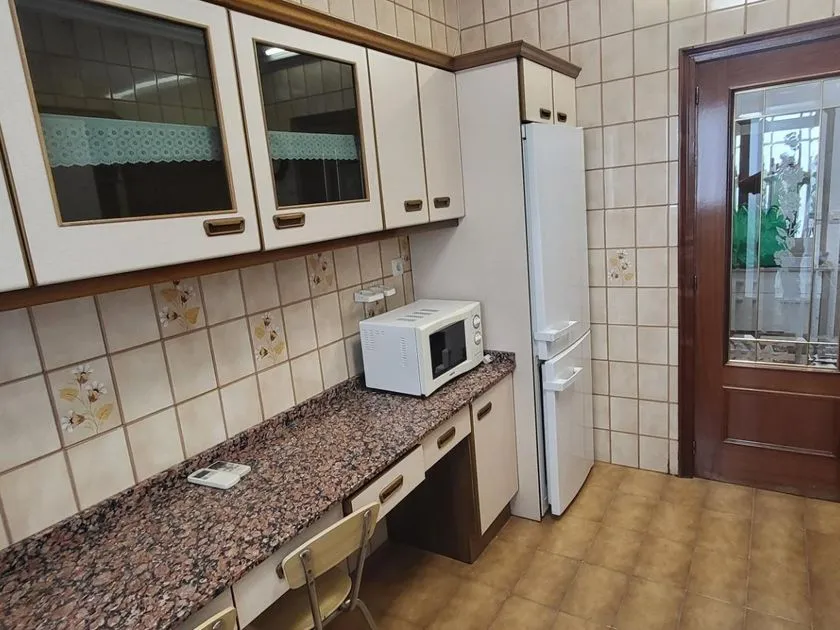 Cocina - Piso con balcón y ascensor en Albacete Centro