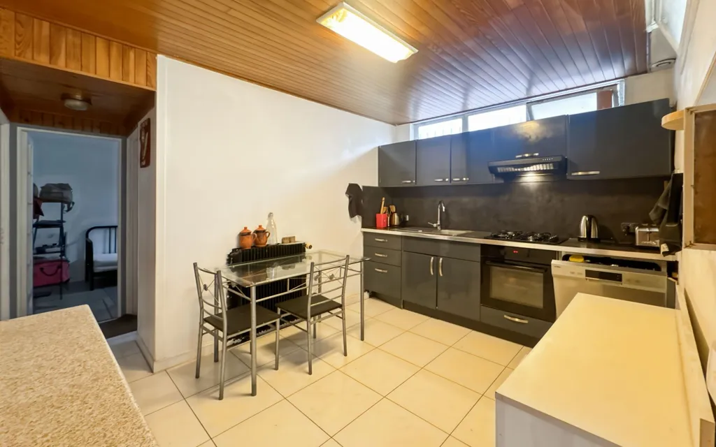 Kitchen - Ground Floor House with Garage in Bondy