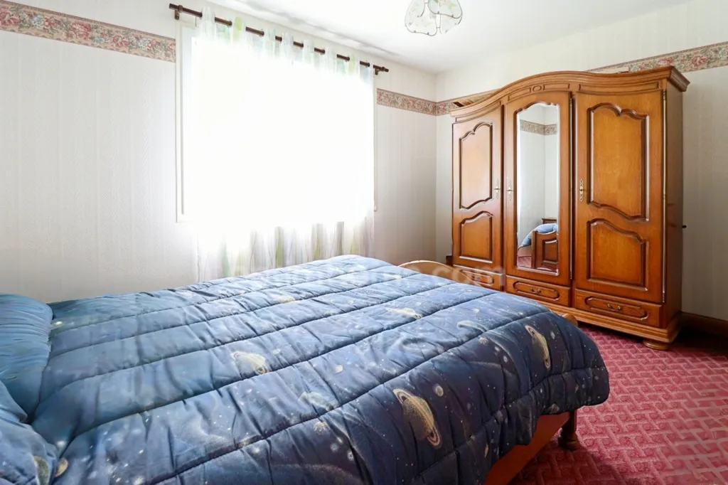 Chambres - Maison 4 Chambres avec Sous-Sol Aménagé à Magnac Laval