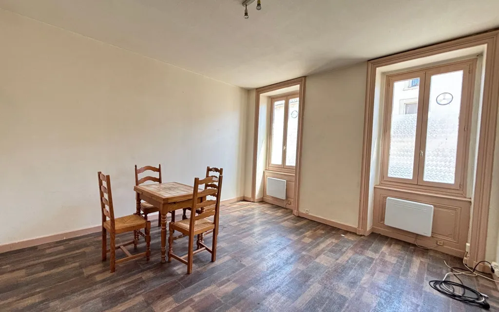 Salle à manger - Studio Lumineux à Miribel
