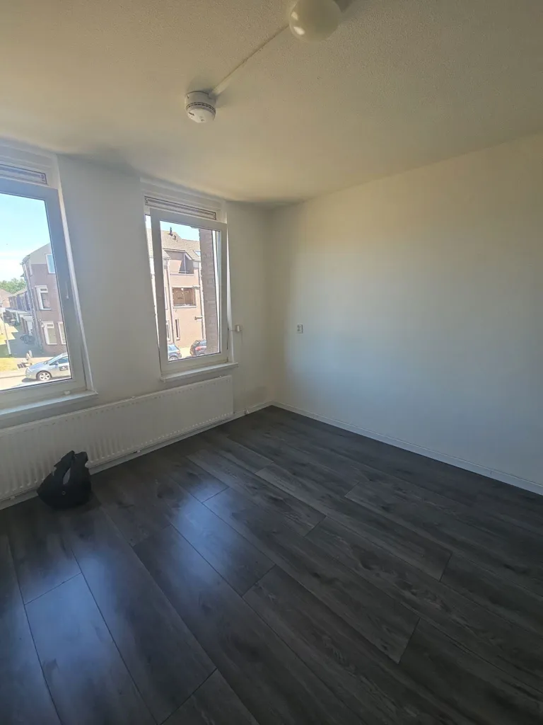 Toad - Semi-Studio with Parking in Tilburg