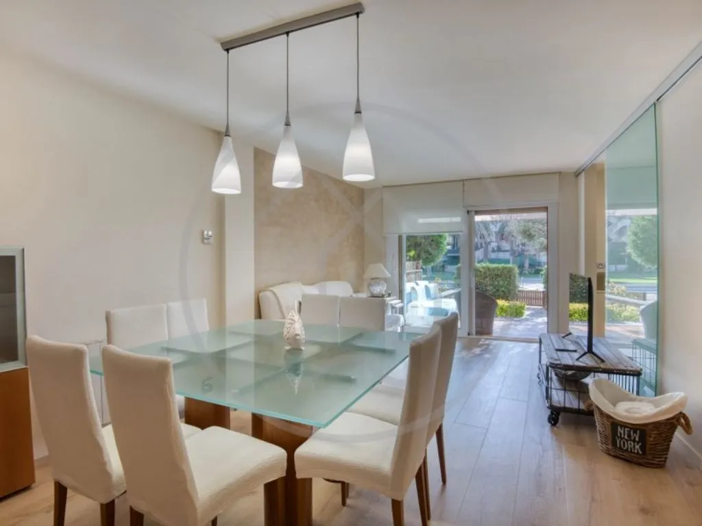 Söögituba - Luxury Duplex with Seafront View in Calonge