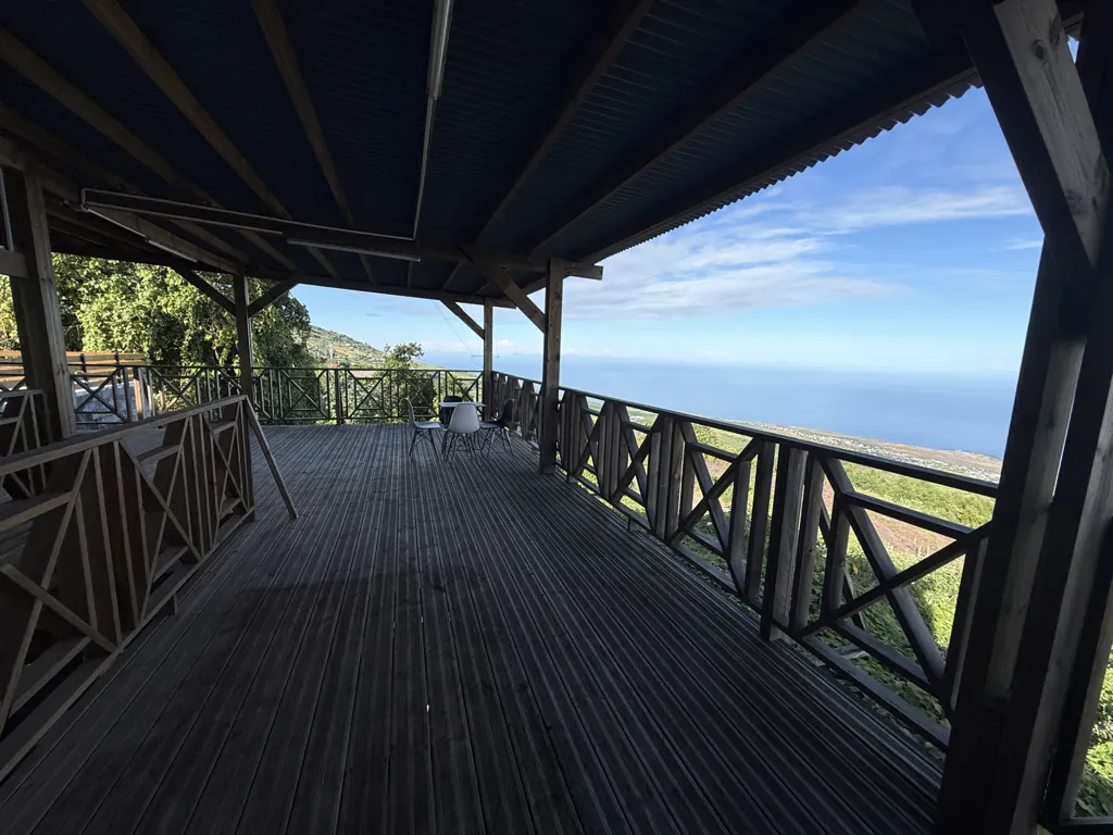 Terrass - Maison with Sea View and Terrace in La Chaloupe