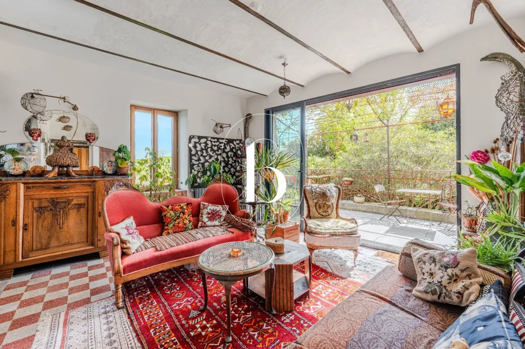 Elutuba - Renovated Magnanerie with Panoramic View in Provence