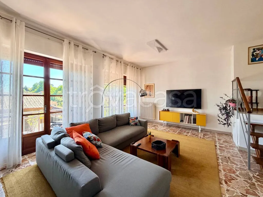 Soggiorno - Restored Villa with Garden in Bra