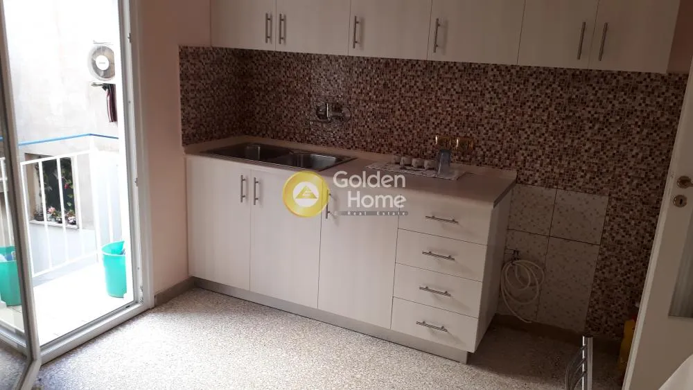 Cuisine - Fully Renovated Flat with Balcony in Lower Patissia