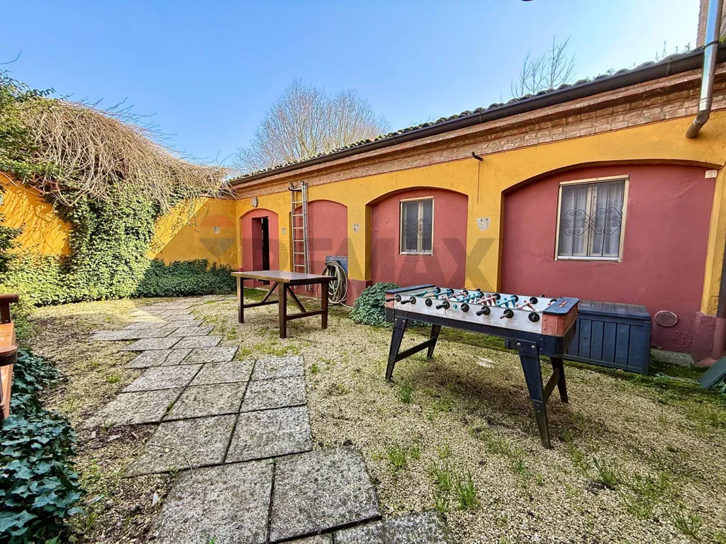 Giardino - Rustico storico con piscina a Cappella De' Picenardi