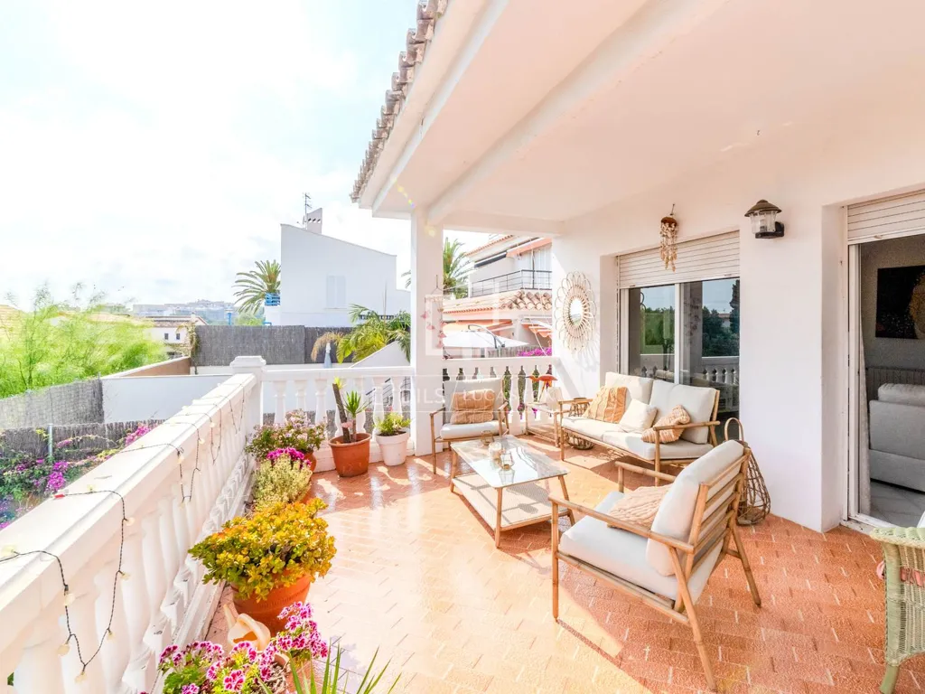 Terrass - Six-Bedroom House with Pool in Levantina