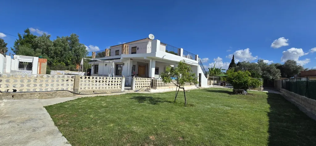 Aed - Chalet with Private Pool near Llíria