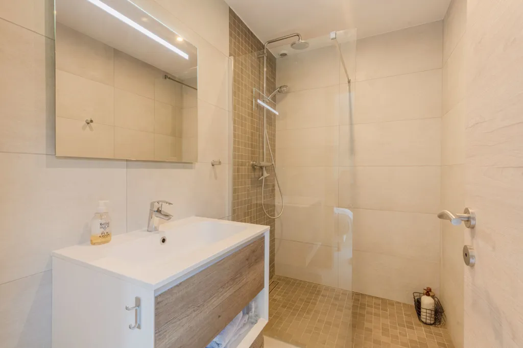 Bagni - Apartment with Sea View in Saint-Raphaël