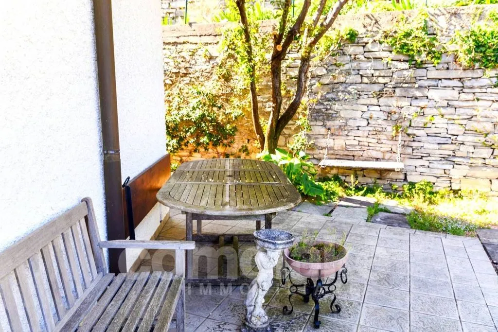 Terrace - Luxury Villa with Lake Views in Moltrasio