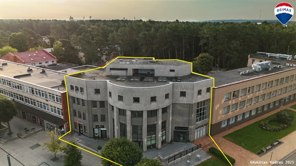 Õhuvaade - Commercial Building with Rotunda View in Alytus Centre