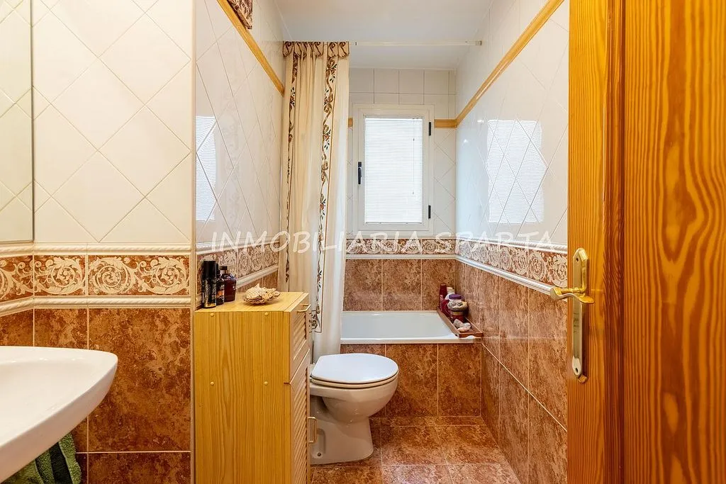 Salles de bain - Charming Duplex with Terrace in City Centre