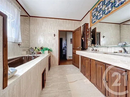Salles de bain - Villa Rénovée avec Atelier à Bagnols-sur-Cèze