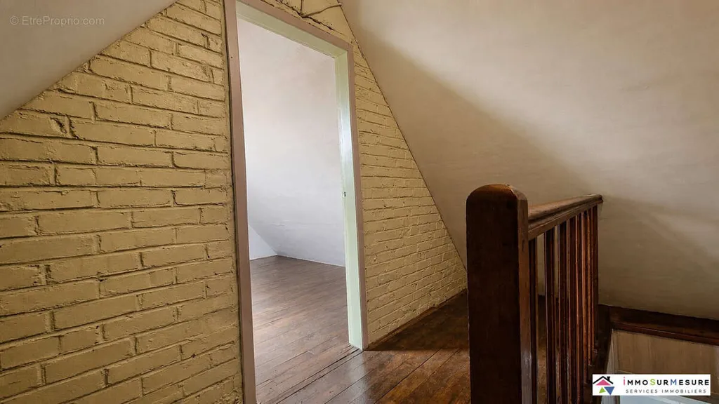 Toad - City House with Courtyard in Frevent