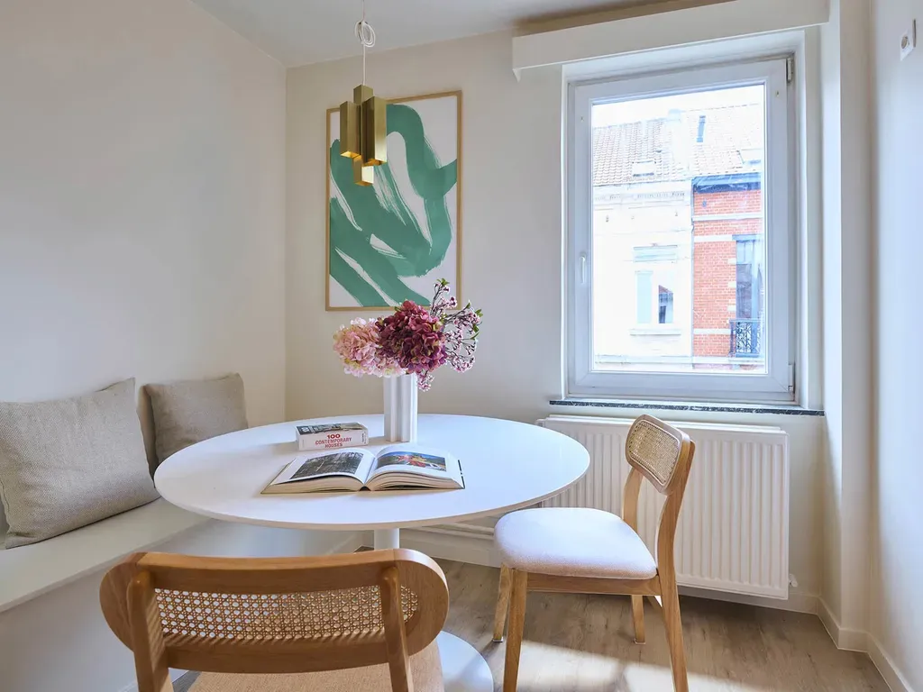 Salle à manger - Studio Meublé avec Vue sur Bois de la Cambre à Ixelles