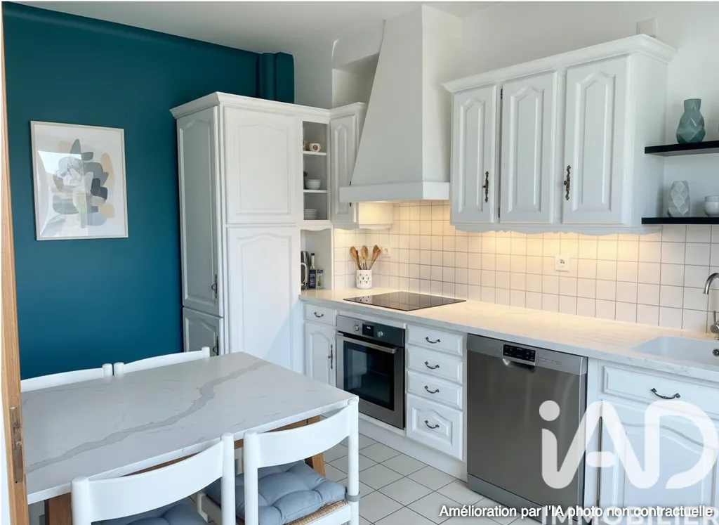 Köök - Spacious Apartment with Double Orientation in Clamart