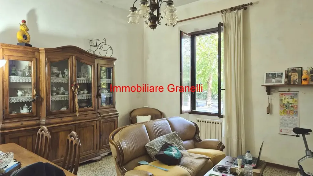 Soggiorno - Apartment with Balcony in Florence