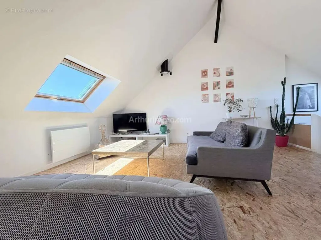 Pièces - Appartement Lumineux avec Fenêtres de Toit à Auray