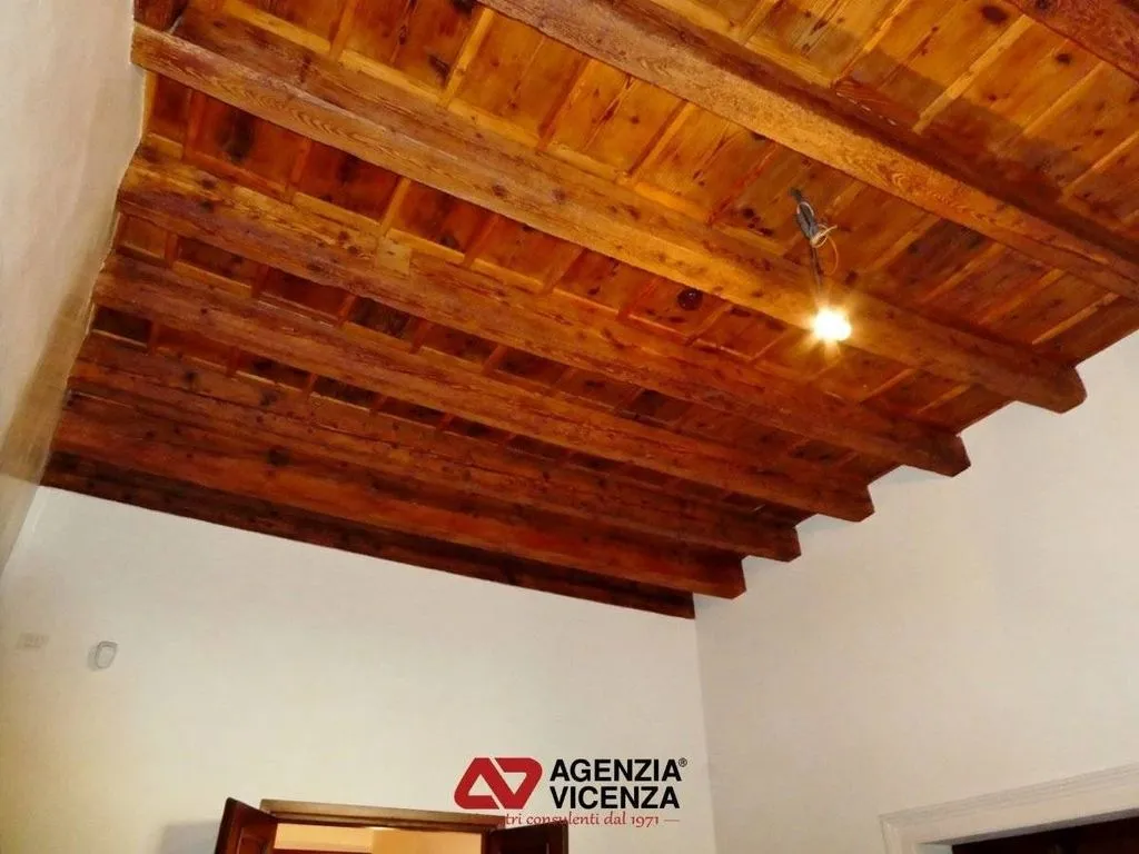 Pièces - Historic Office with Elevator in Vicenza
