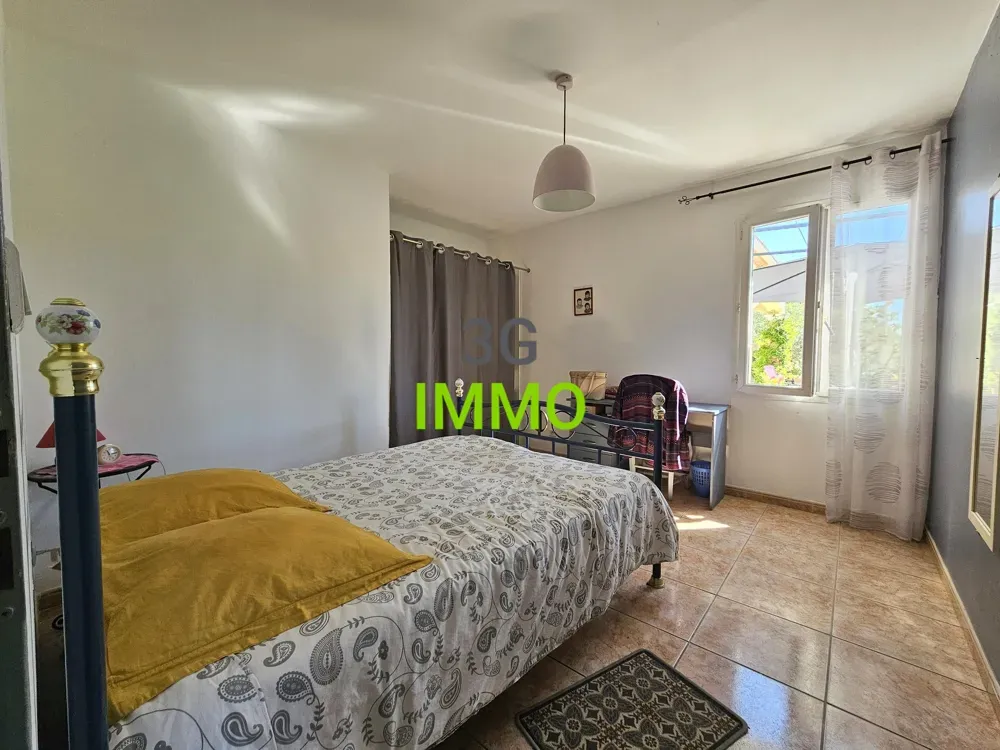 Chambres - Villa de Plain-Pied avec Jardin à Sernhac