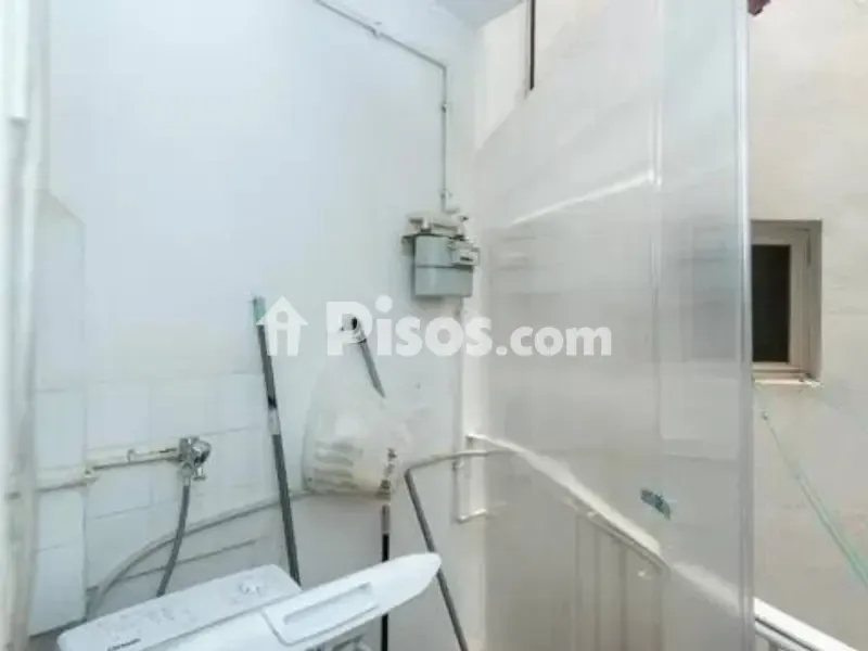 Bagni - Classically Styled Flat with Balcony in Traditional Centre