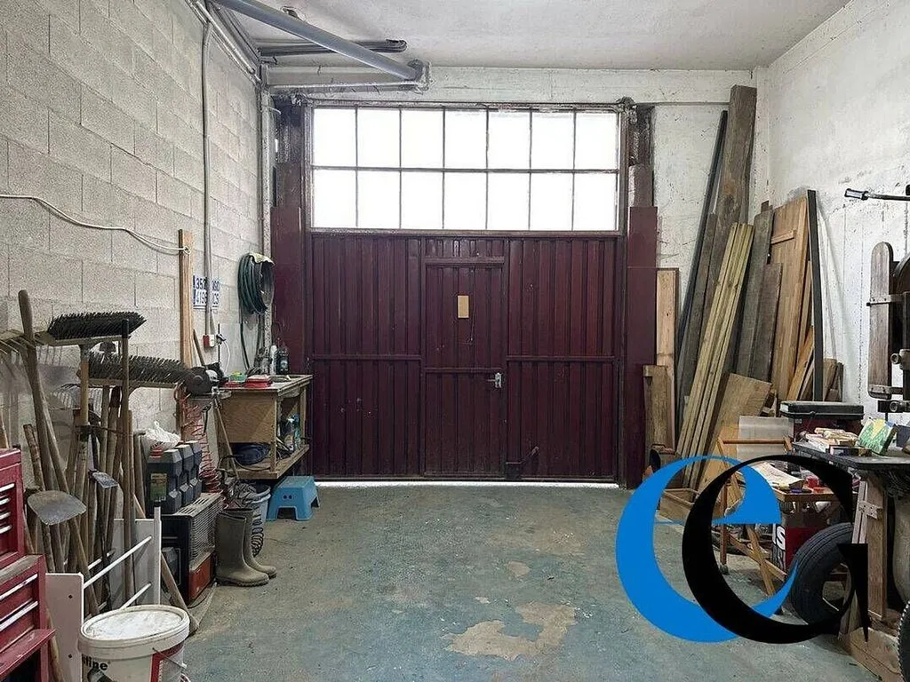Garage - Apartment with Balcony in Aia