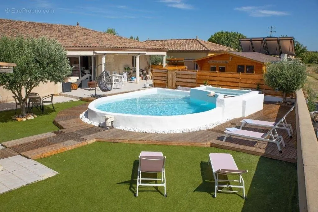 Vue aérienne - Villa avec Espace Bien-être et Chalet à Pézenas