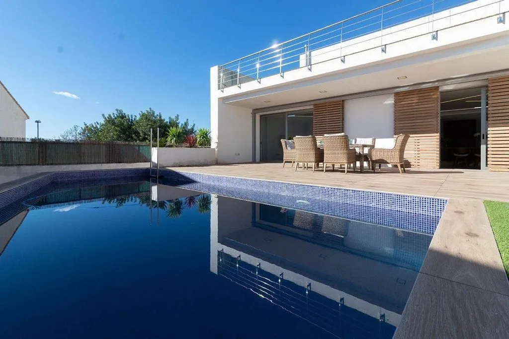 Piscine - Chalet with Pool in Turís