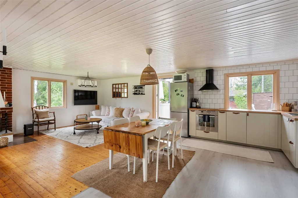 Cuisine - Renovated House with Terrace in Västanvik