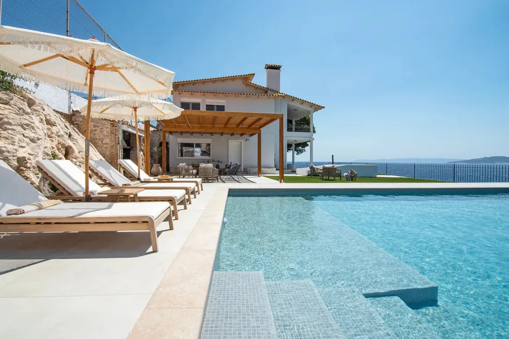 Piscine - Villa with Sea View in Daskaleio, Attica
