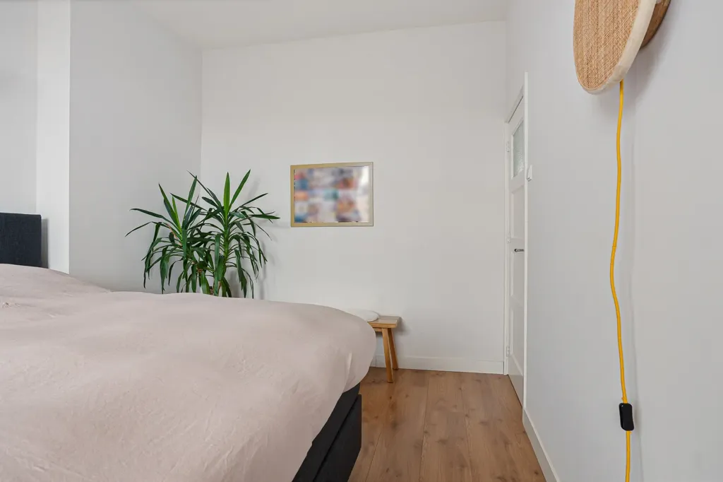 Bedrooms - 4-room apartment in 's-gravenhage