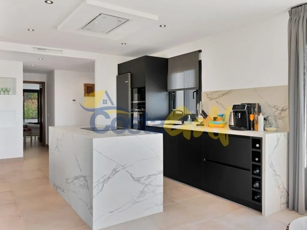 Cuisine - Luxury Villa with Pool in Elviria, Marbella