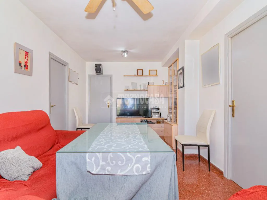 Salle à manger - Four-Bedroom Flat with Terrace in Cartuja